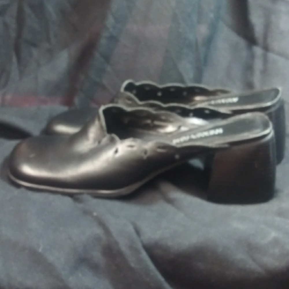 Kenneth Cole Mules - Picture 4 of 6